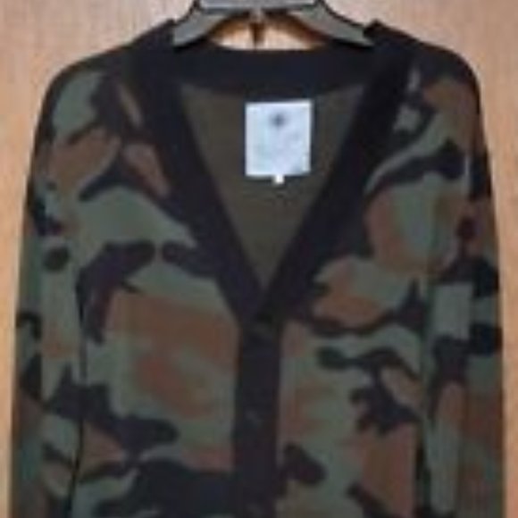 On The Byas (Cardigan Camo)-(Brown/Green)-(Pre-owned)-(Sweater)-(Size M)-$25 - Picture 3 of 4